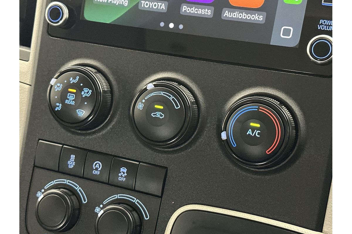 2021 Toyota Hiace Commuter GDH322R ELWB High Roof