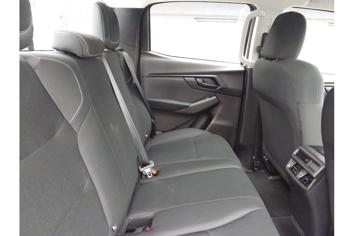 2025 Isuzu D-MAX SX High Ride Rear Wheel Drive