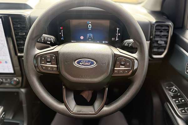 2023 Ford Everest Ambiente 2.0L