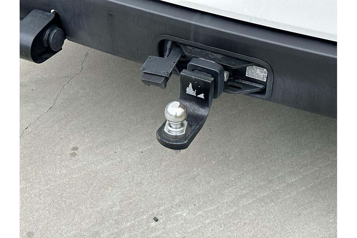 2021 Toyota Hiace Commuter GDH322R ELWB High Roof