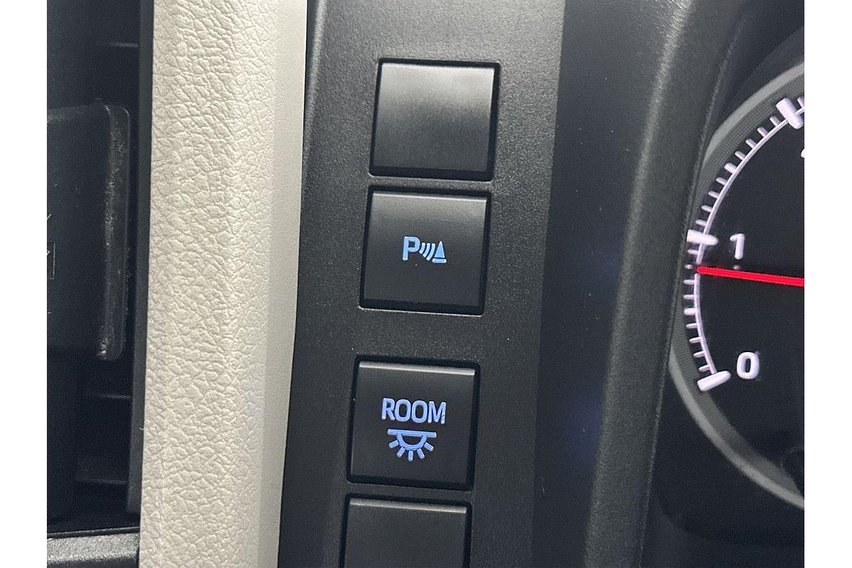 2021 Toyota Hiace Commuter GDH322R ELWB High Roof