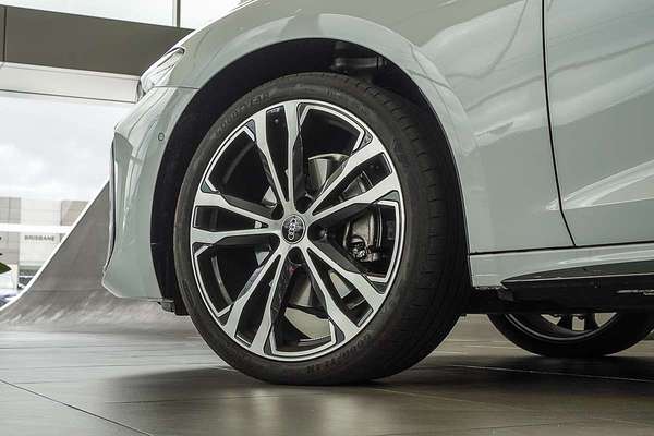 2025 Audi A5 TFSI 150kW S line B10