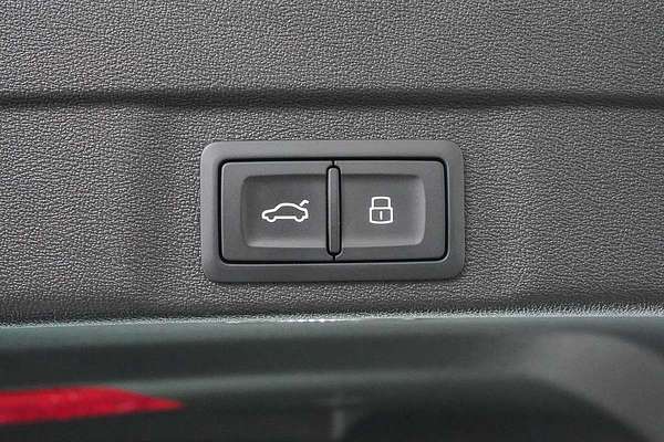 2025 Audi A5 TFSI 150kW S line B10