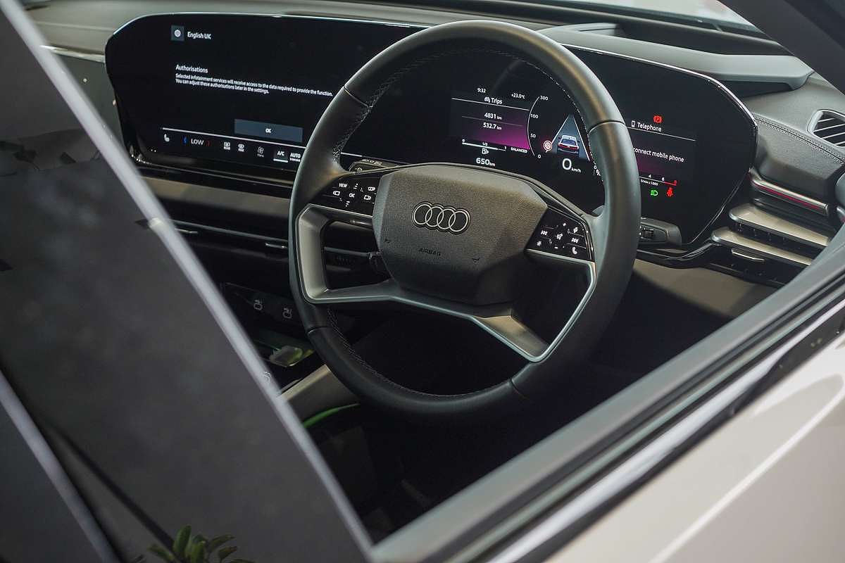 2025 Audi A5 TFSI 150kW S line B10