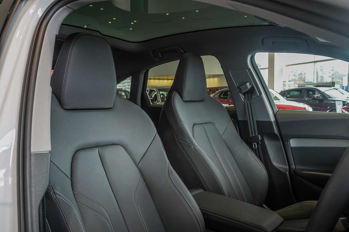 2025 Audi A5 TFSI 150kW S line B10