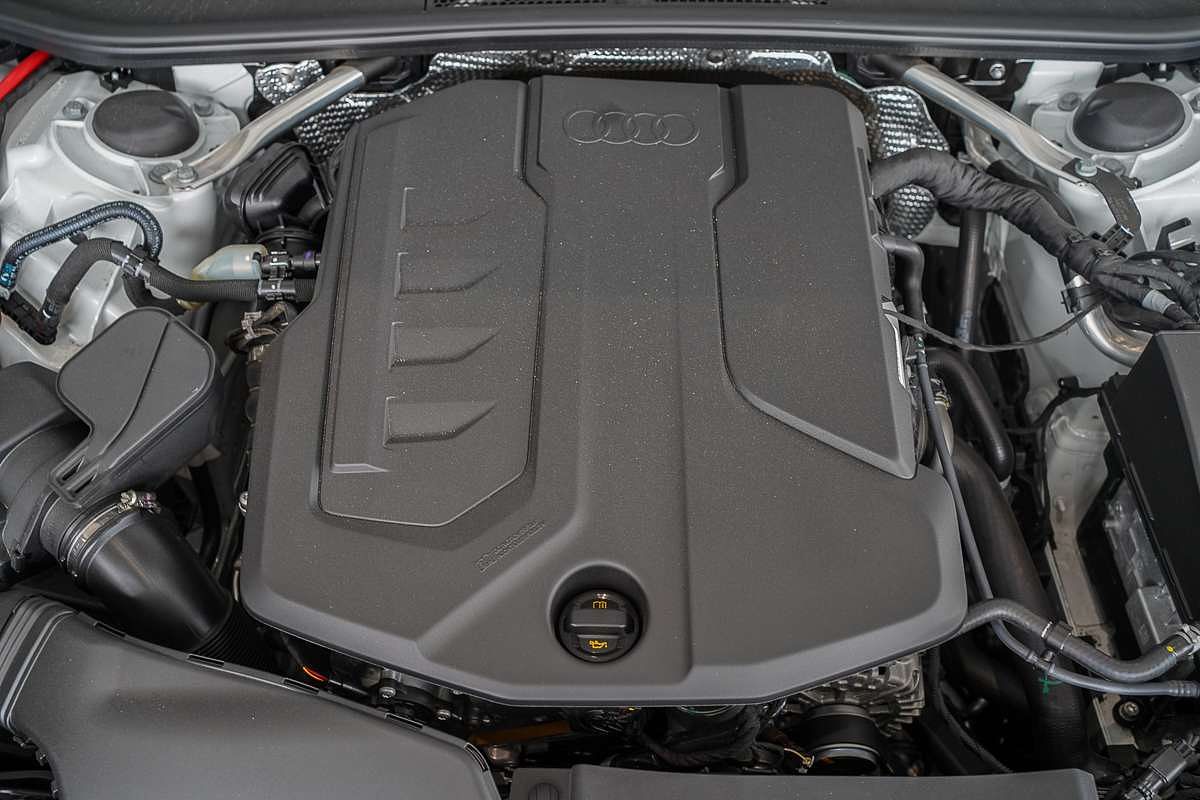 2025 Audi A5 TFSI 150kW S line B10