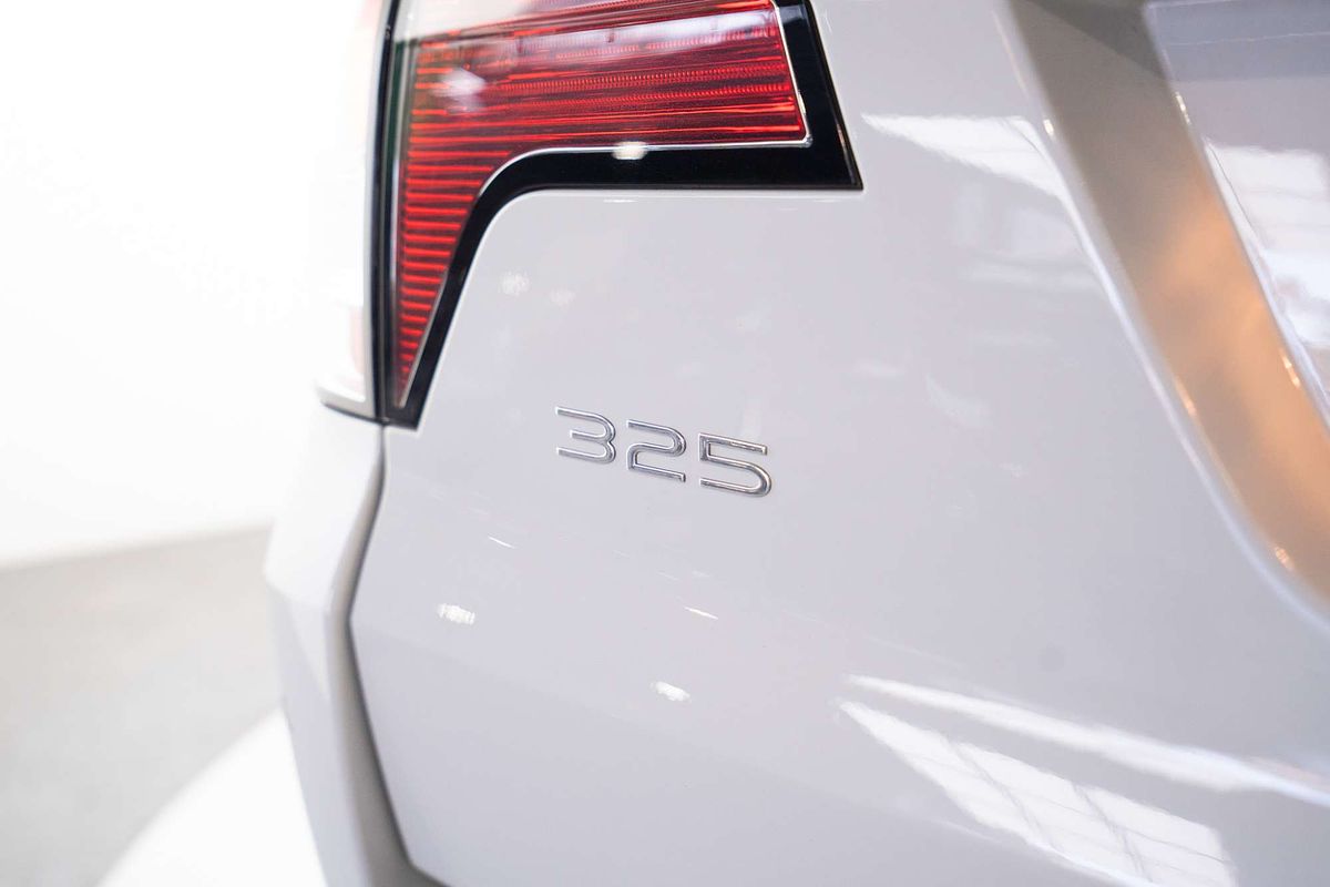 2014 Holden Special Vehicles Maloo R8 GEN-F Rear Wheel Drive