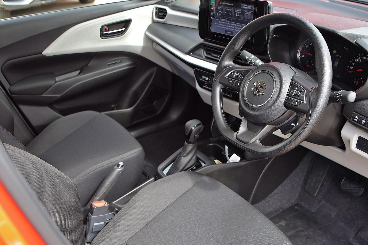 2025 Suzuki Swift Hybrid UZ