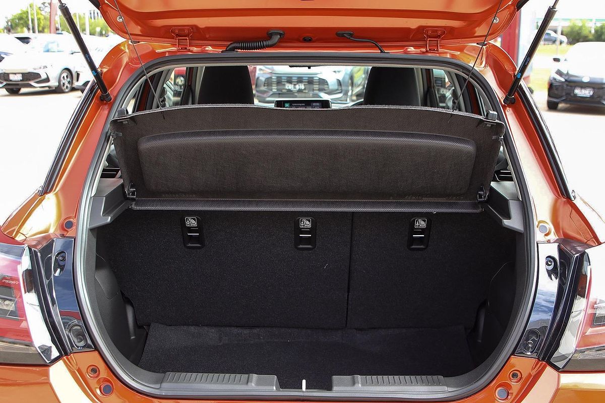 2025 Suzuki Swift Hybrid UZ