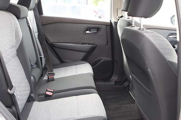 2025 Nissan X-TRAIL ST T33