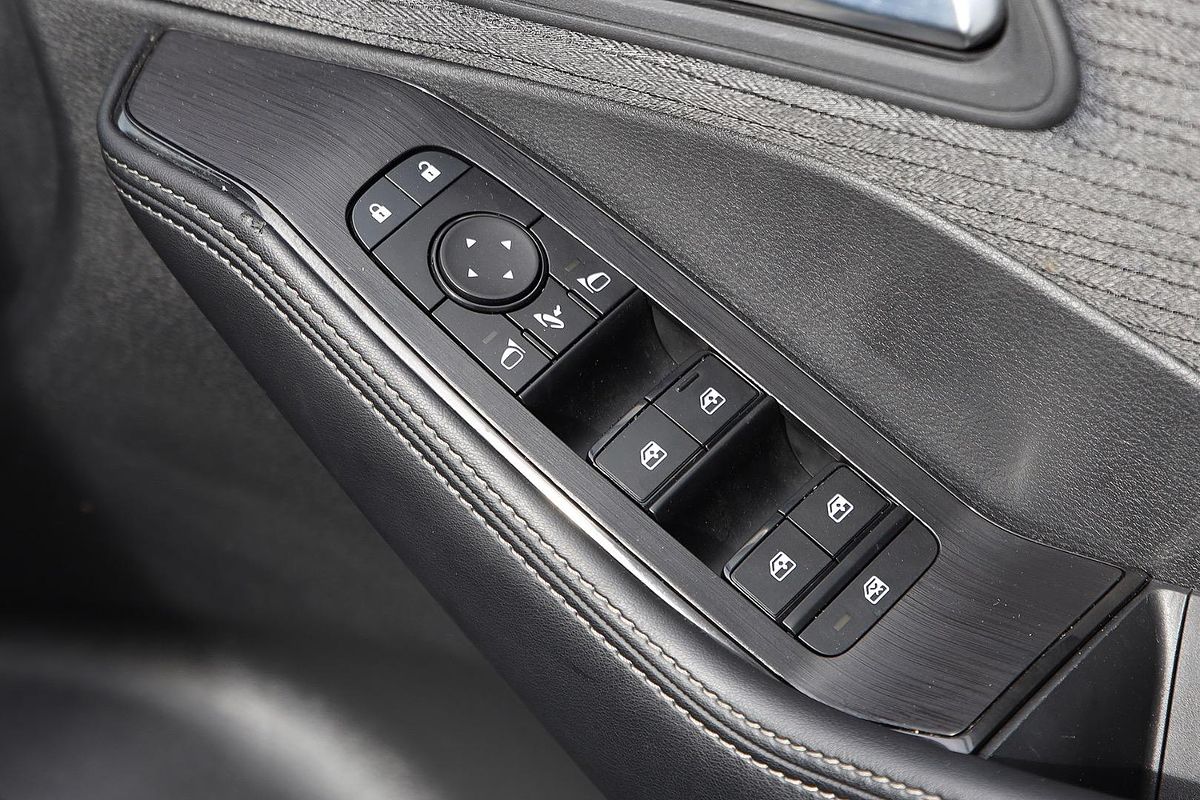 2025 Nissan X-TRAIL ST T33