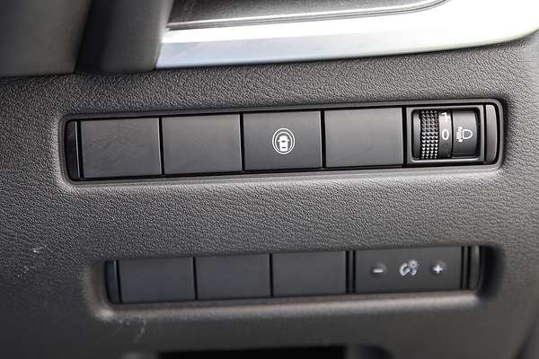 2025 Nissan X-TRAIL ST T33