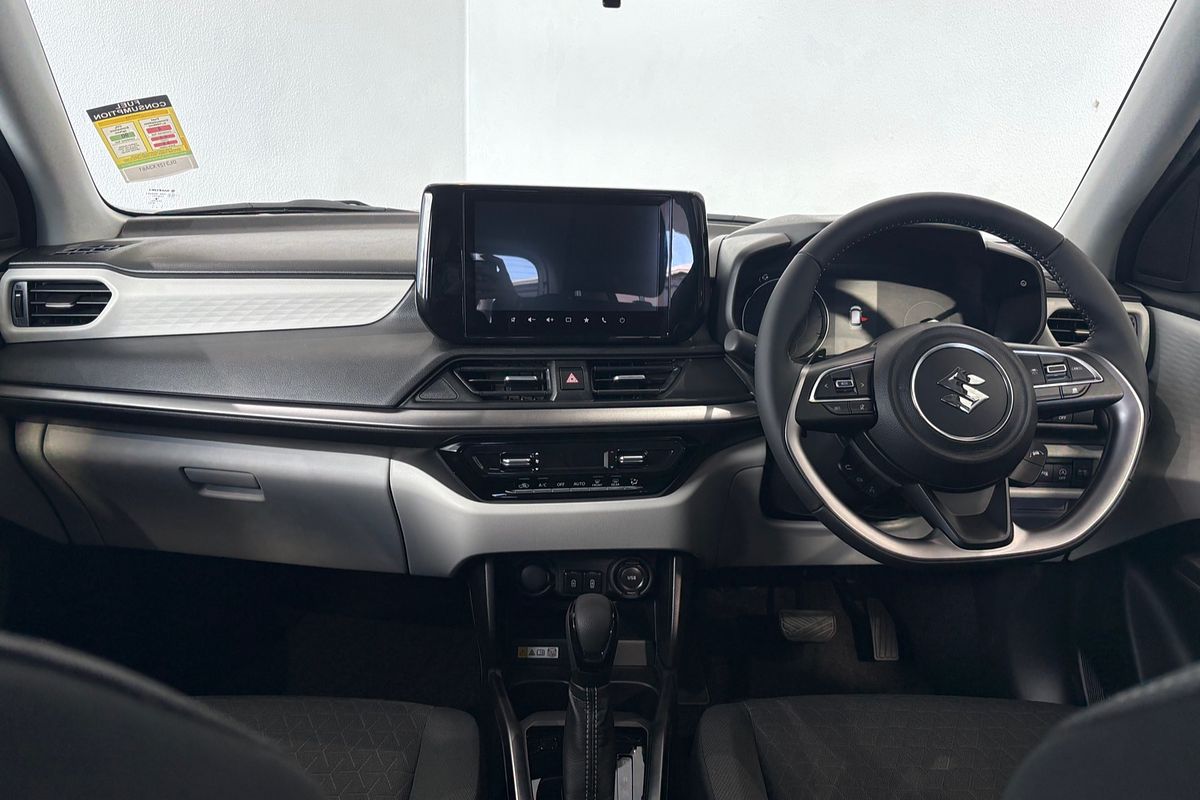 2025 Suzuki Swift Hybrid GLX UZ