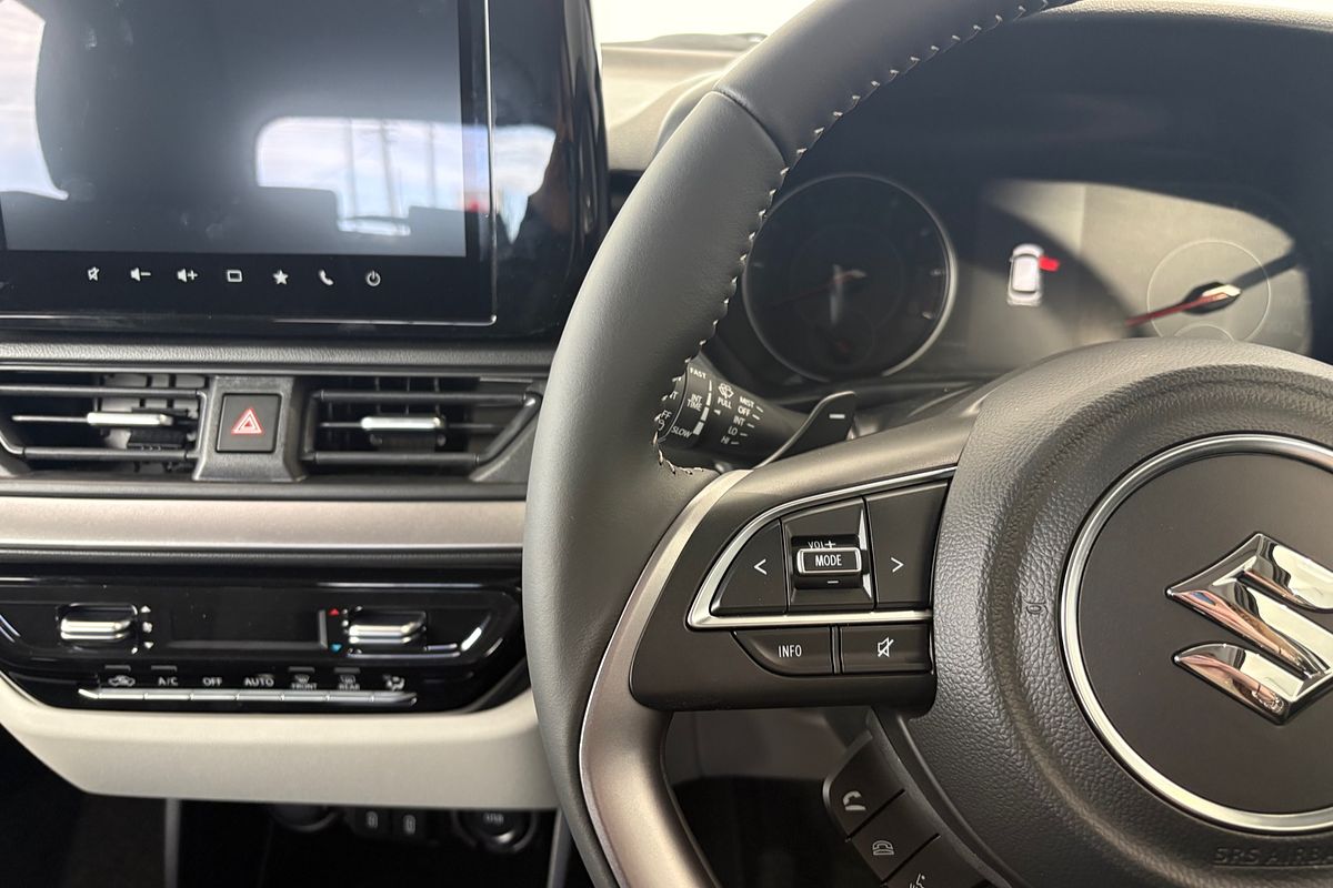 2025 Suzuki Swift Hybrid GLX UZ