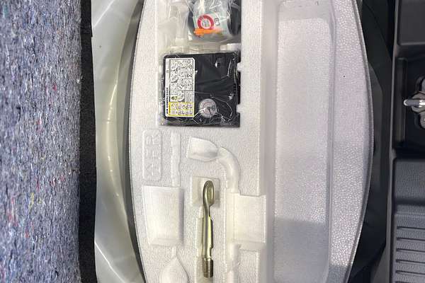 2025 Suzuki Swift Hybrid GLX UZ