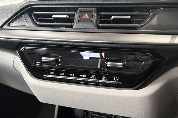 2025 Suzuki Swift Hybrid GLX UZ