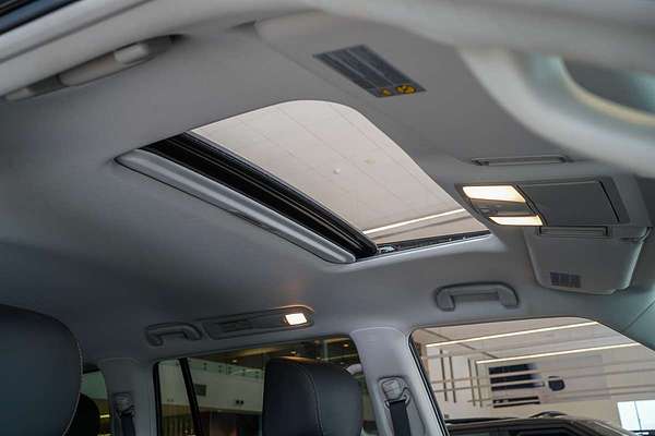 2022 Nissan Patrol Ti-L Y62