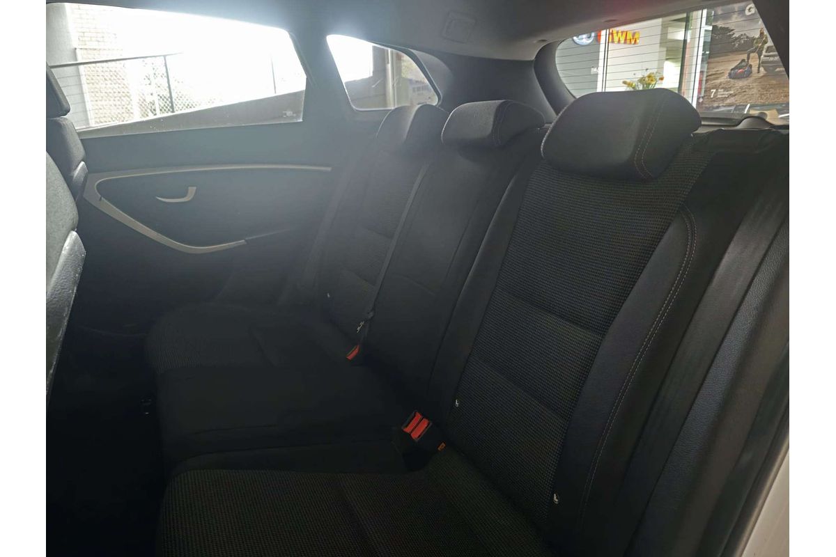 i30 GD TOURER ACTIVE 1.6 CRDi 1.6L DT4 DIESEL TURBO F/INJ 6 SP AUTOMATIC 4D WAGON 