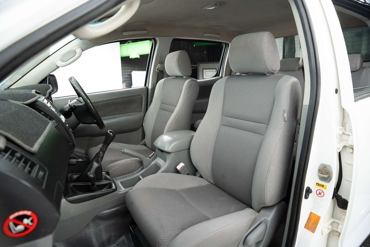 2010 Toyota Hilux SR KUN26R 4X4