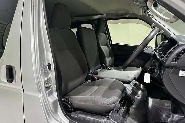 2022 Toyota Hiace GDH206V