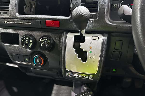 2022 Toyota Hiace GDH206V