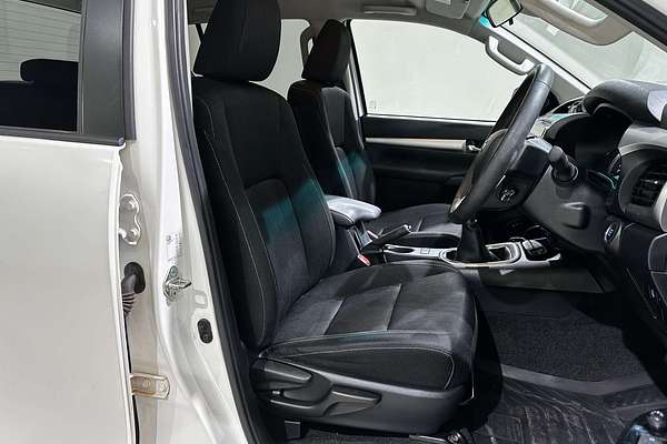 2022 Toyota Hilux SR5 GUN126R 4X4