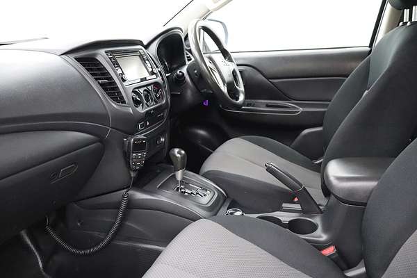 2022 Mitsubishi Triton GLX MR 4X4