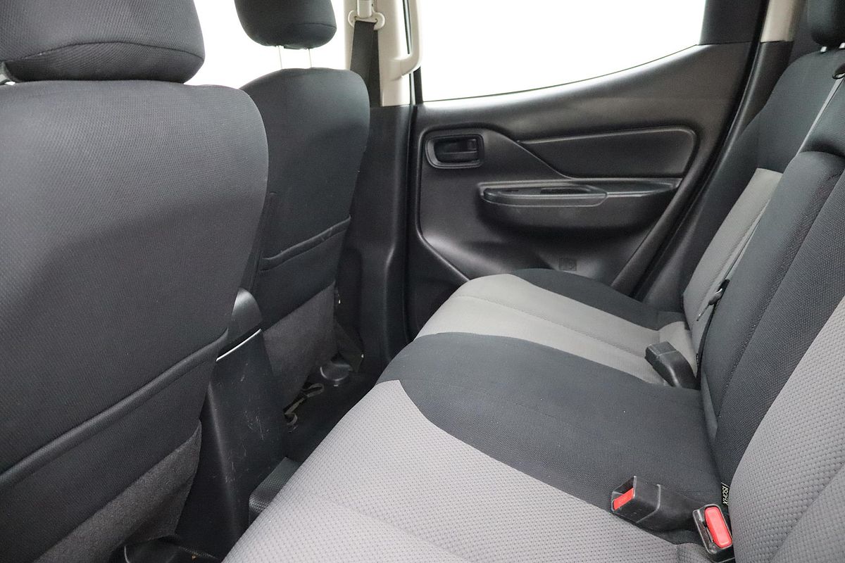 2022 Mitsubishi Triton GLX MR 4X4