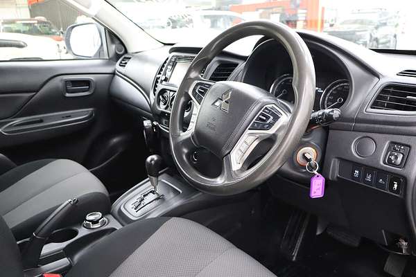 2022 Mitsubishi Triton GLX MR 4X4