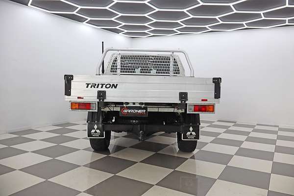 2022 Mitsubishi Triton GLX MR 4X4