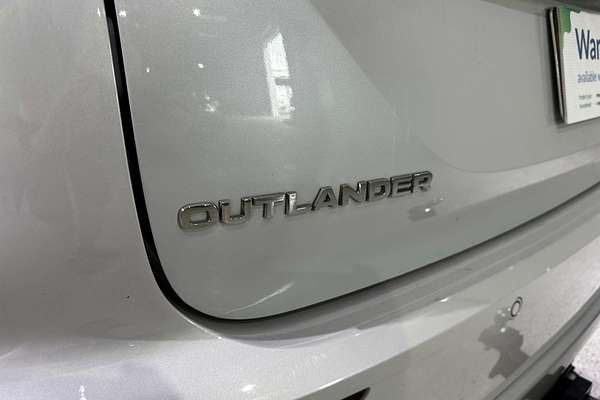 2022 Mitsubishi Outlander LS ZM