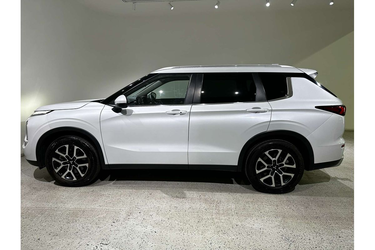 2022 Mitsubishi Outlander LS ZM