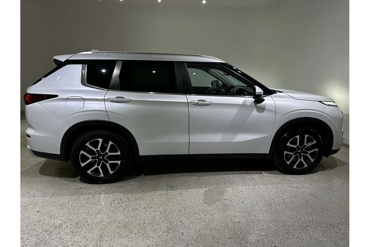 2022 Mitsubishi Outlander LS ZM