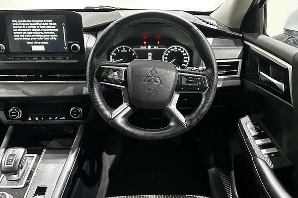 2022 Mitsubishi Outlander LS ZM