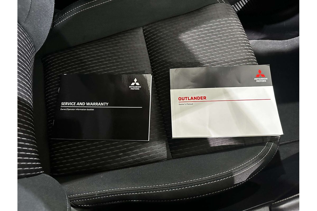 2022 Mitsubishi Outlander LS ZM