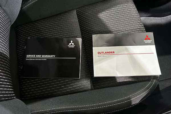 2022 Mitsubishi Outlander LS ZM