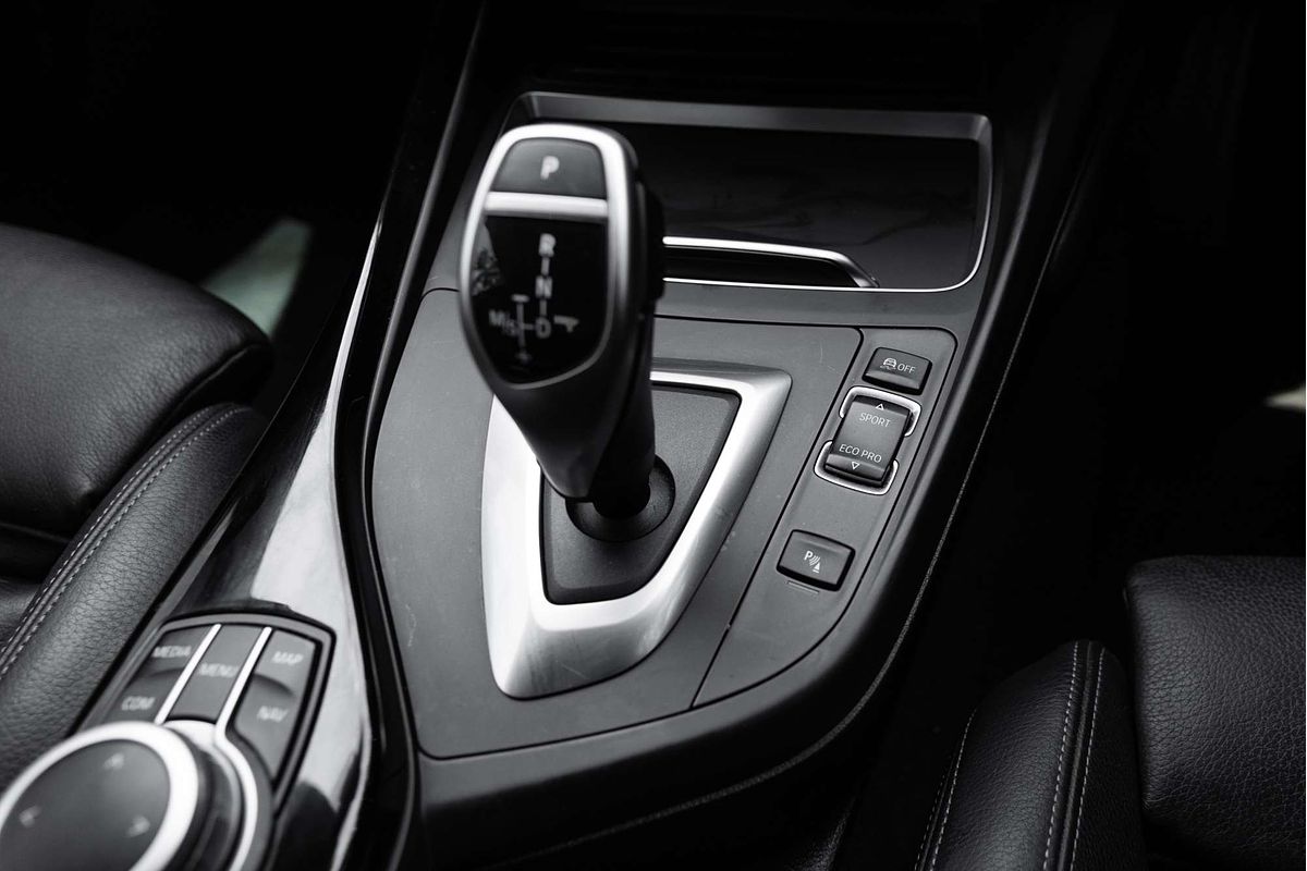 2020 BMW 2 Series 220i M Sport F22 LCI