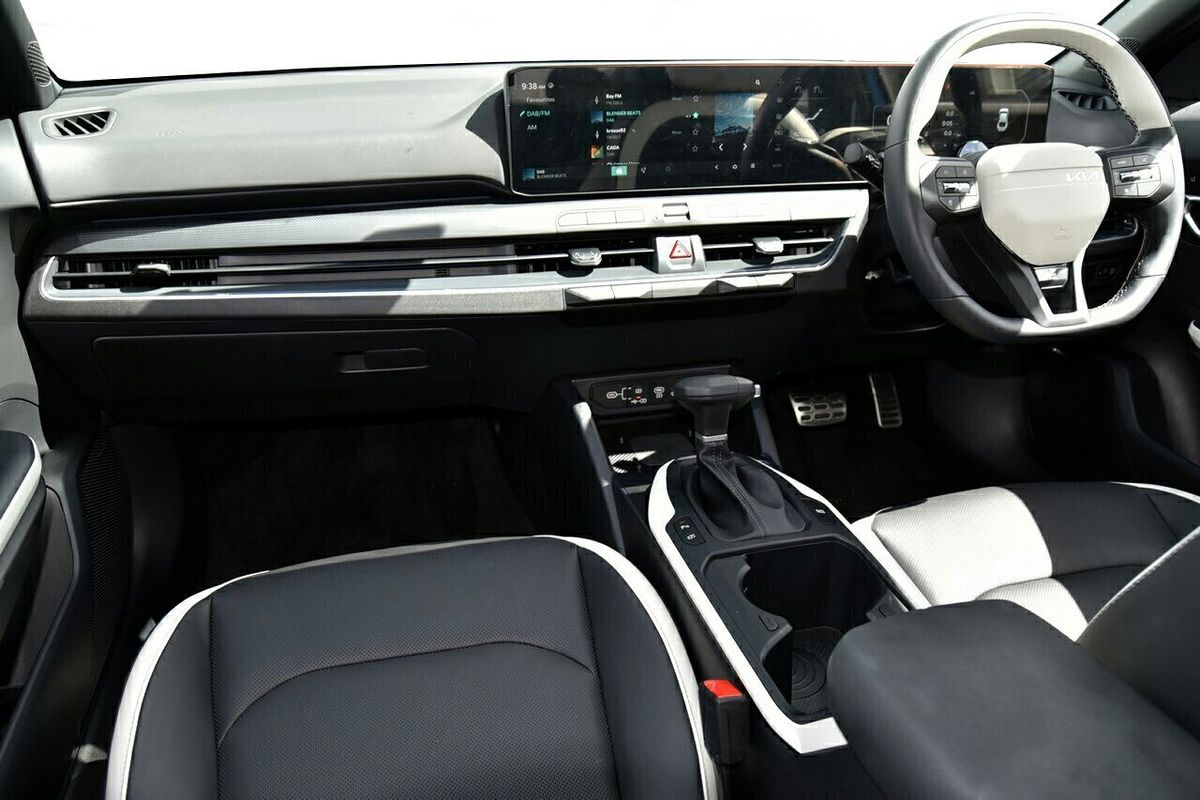 2025 Kia K4 GT-Line CL4m