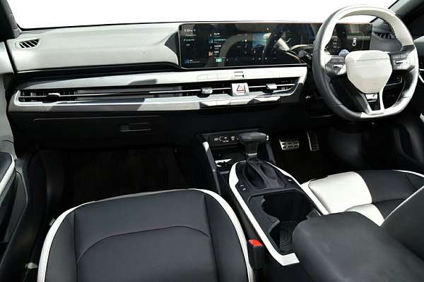 2025 Kia K4 GT-Line CL4m