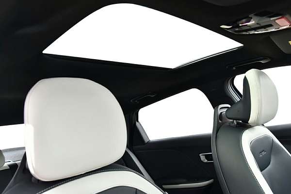 2025 Kia K4 GT-Line CL4m