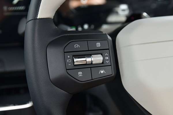 2025 Kia K4 GT-Line CL4m