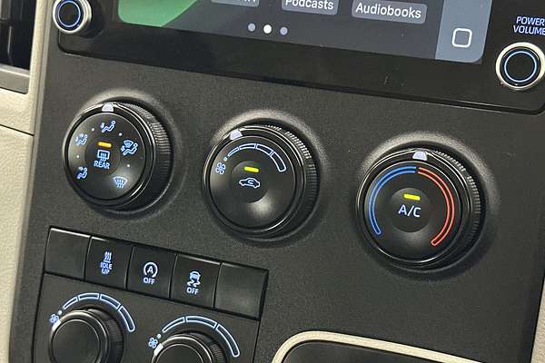 2022 Toyota Hiace Commuter GDH322R ELWB High Roof