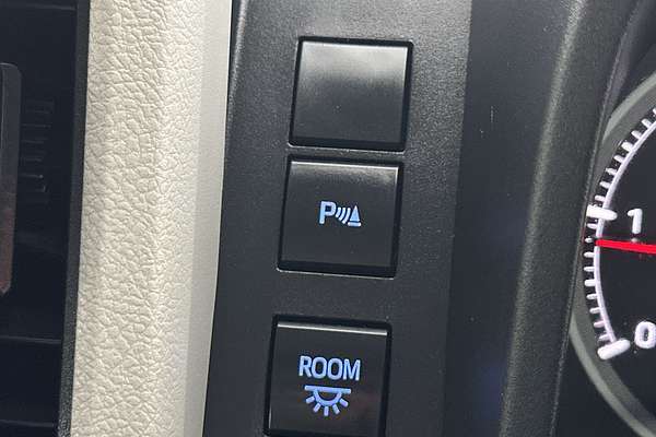 2022 Toyota Hiace Commuter GDH322R ELWB High Roof