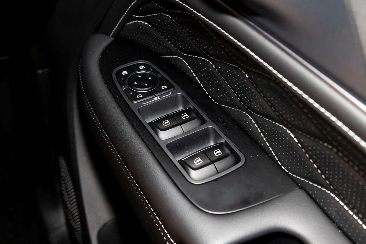 2025 GWM Tank 300 Ultra P01