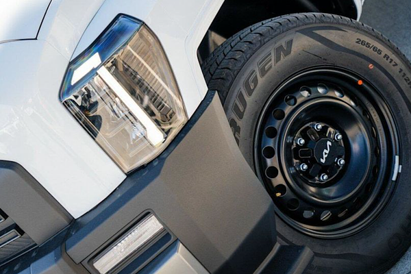 2025 Kia Tasman SX TK 4X4