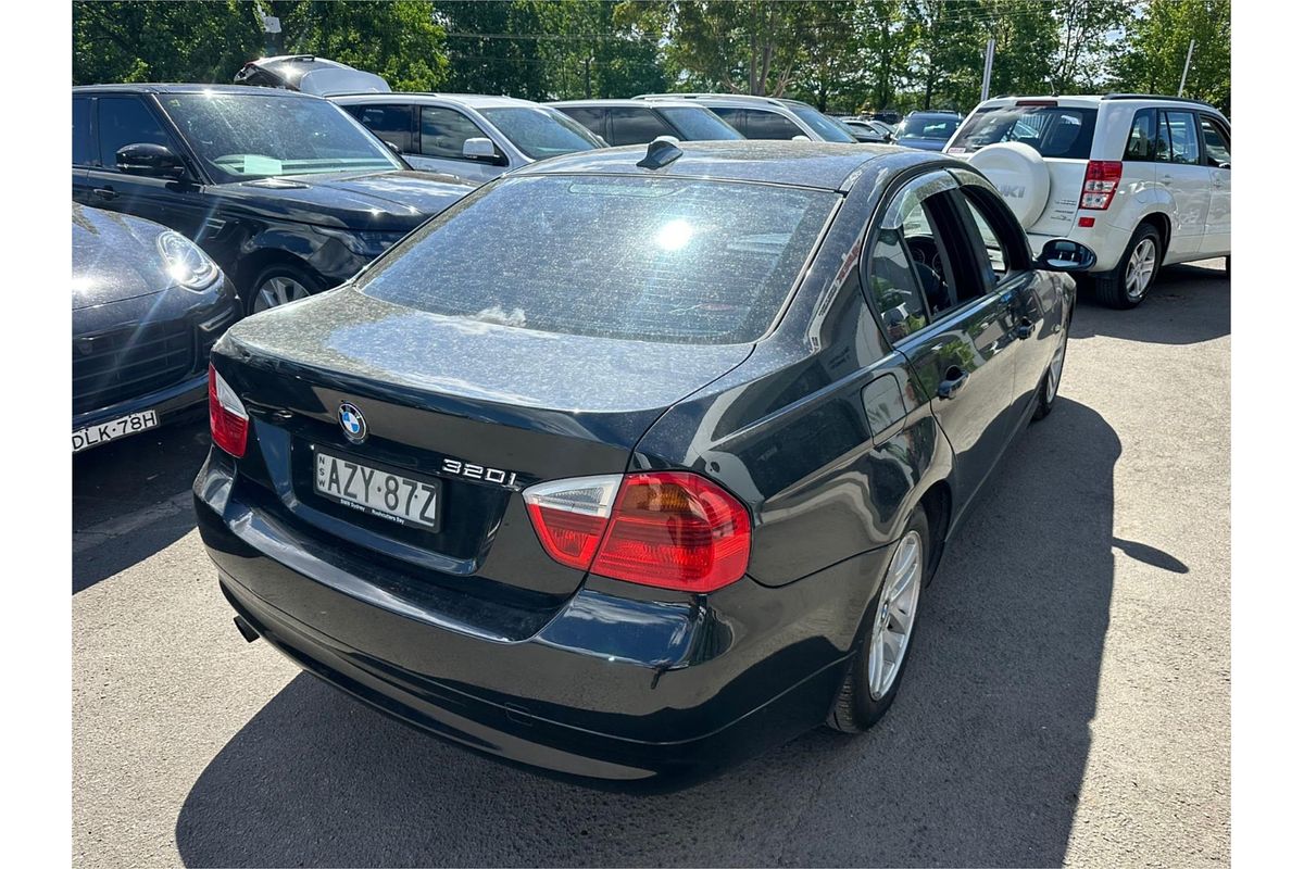 2006 BMW 3 Series 320i E90