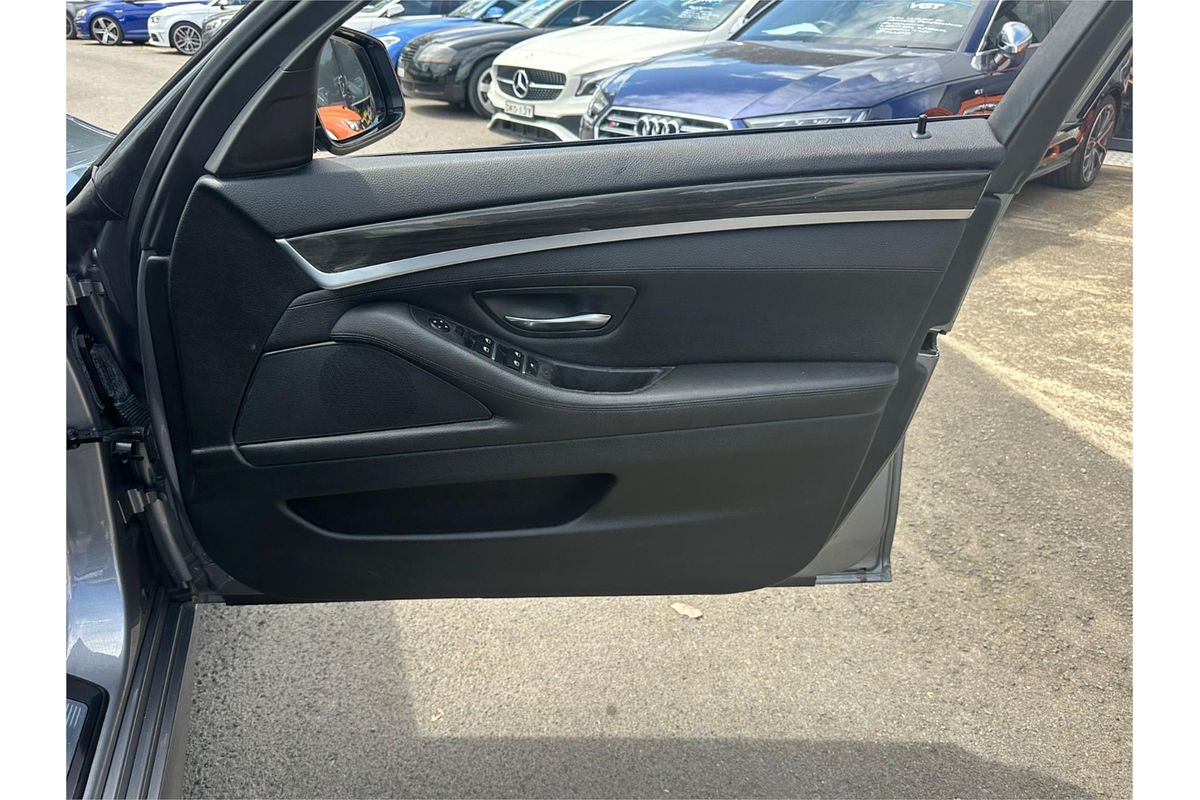 2012 BMW 5 Series 520i F10