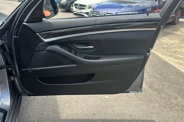 2012 BMW 5 Series 520i F10