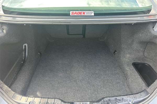 2012 BMW 5 Series 520i F10