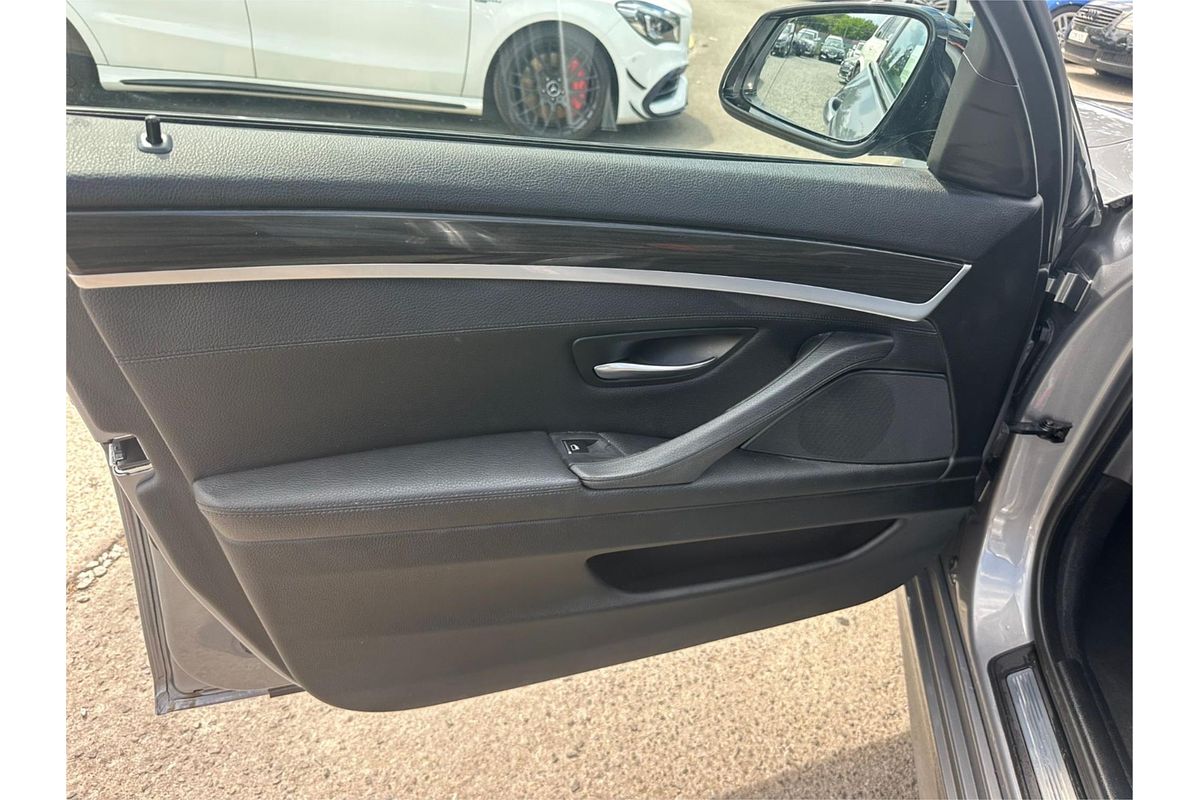 2012 BMW 5 Series 520i F10